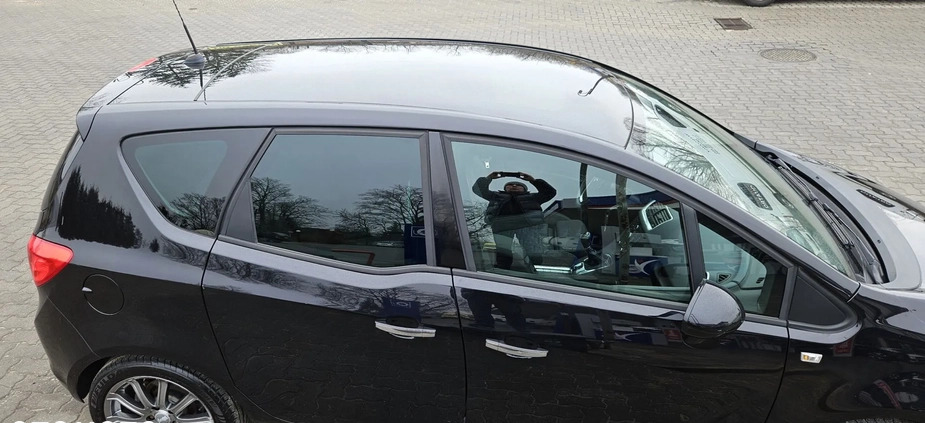 Opel Meriva cena 29900 przebieg: 115430, rok produkcji 2011 z Golczewo małe 529